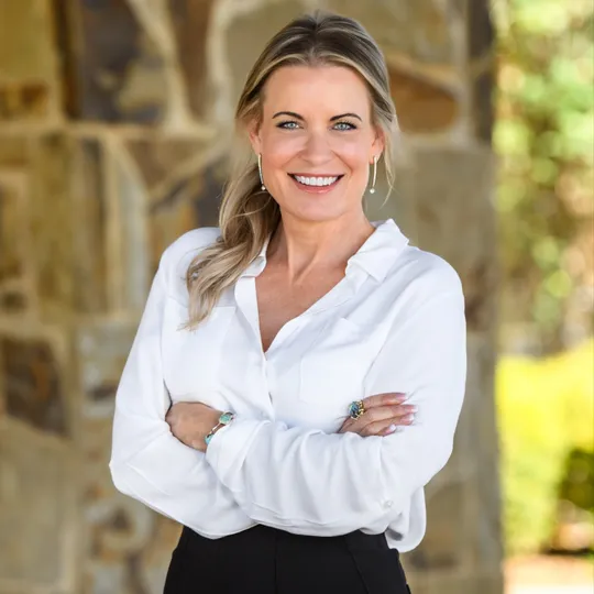 Tonya Currie, Agent in  - Compass