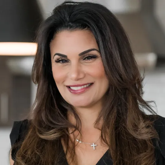 Yeidy Mundo, Agent in  - Compass