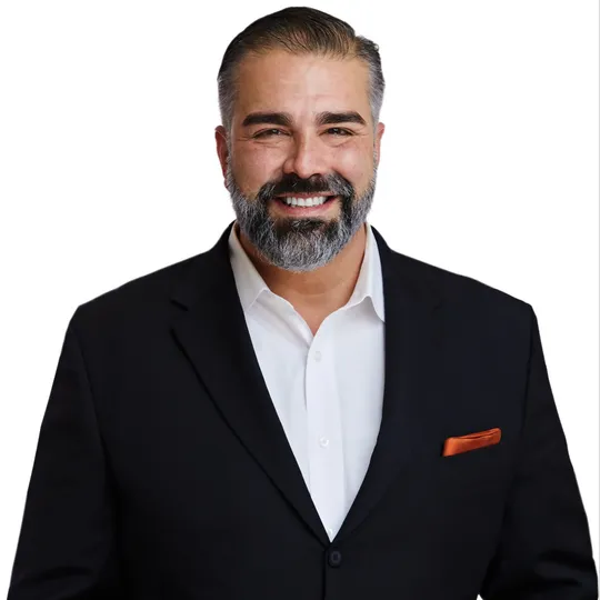 Carlos Benavides, Agent in  - Compass