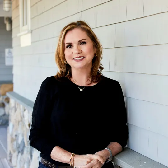 Lisette Mcvey, Agent in  - Compass