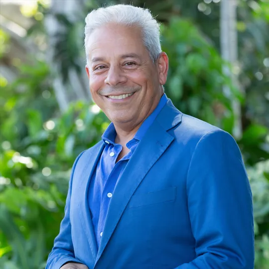 Alberto Gonzalez, Agent in  - Compass
