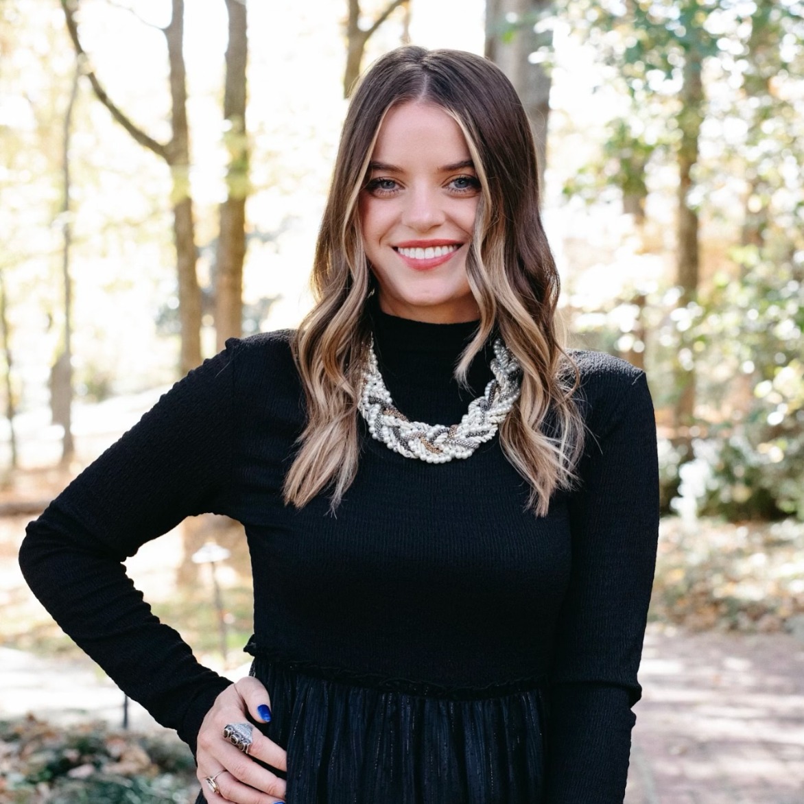 Headshot of Becca Cunningham