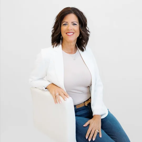 Jacy Quimby, Agent in  - Compass