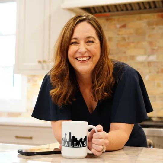 Suzy Neal, Agent in  - Compass