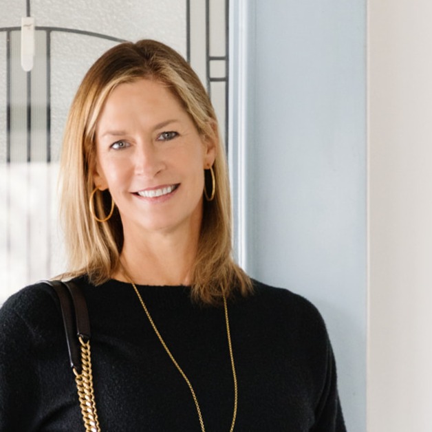 Headshot of Laura Hudgins