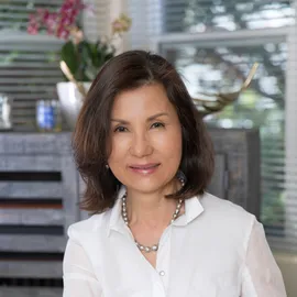 Shanna Yang, Agent in  - Compass