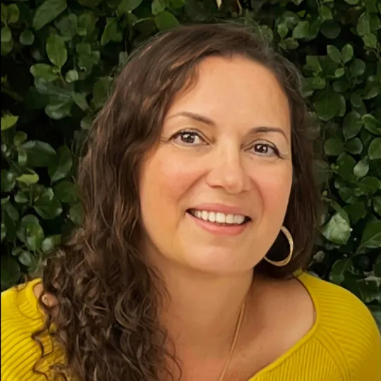 Bia Kasten, Agent in  - Compass