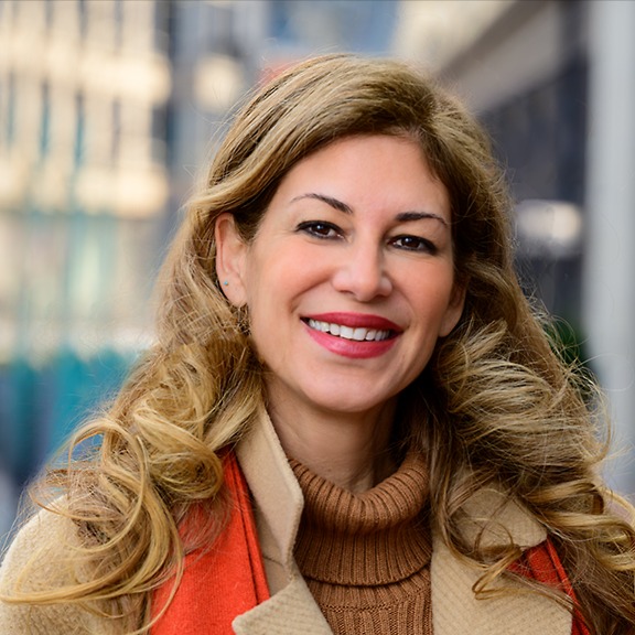 Headshot of Bahar Dowlatshahi