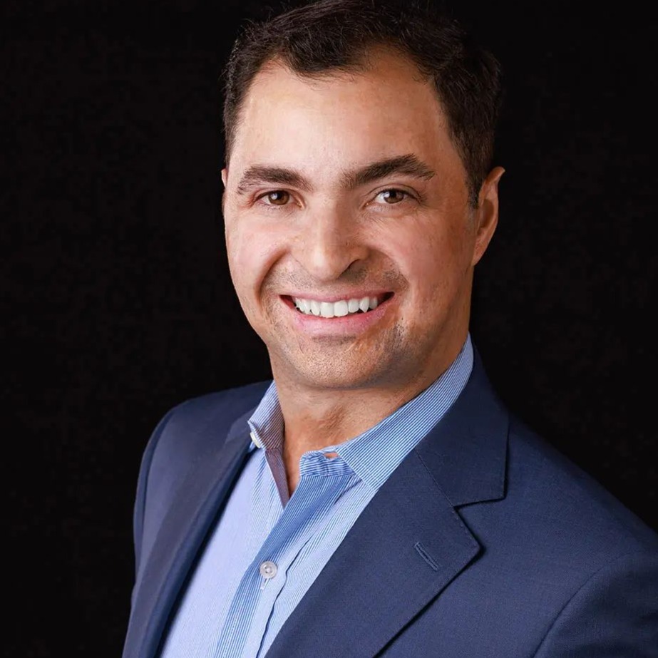 Headshot of Alex Tonos