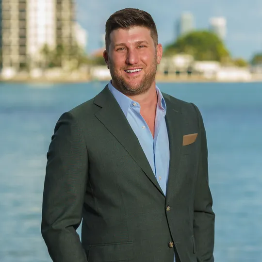 George Schechter, Agent in  - Compass