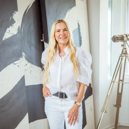 Laurie Ermer, Agent in  - Compass