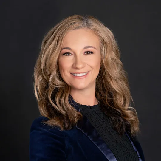 Alexis Magness, Agent in  - Compass