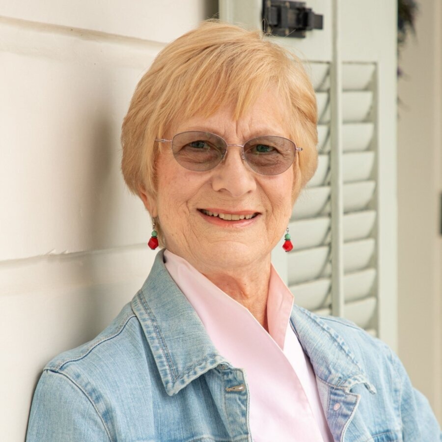 Headshot of Bonnie Anderson