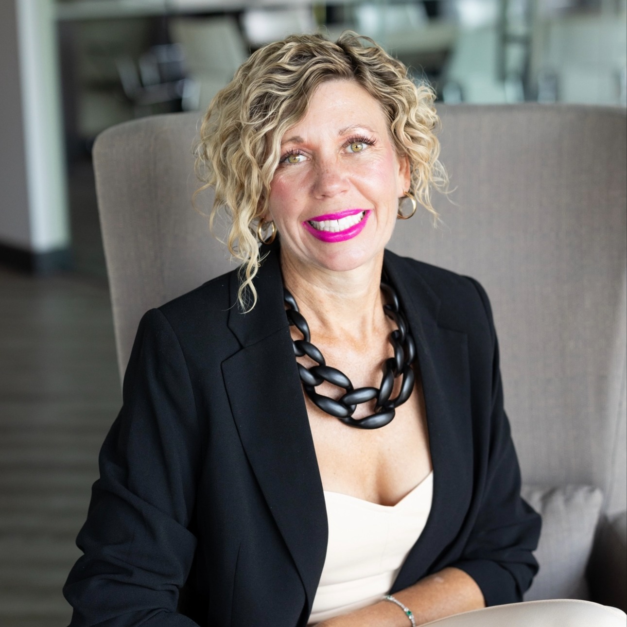 Headshot of Beth Diehl