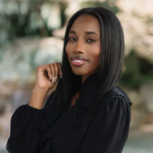 Jasmine Dixon, Agent in  - Compass