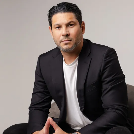 Chris King, Agent in  - Compass