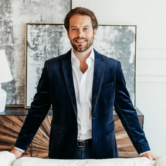 Brett Hickey, Agent in  - Compass