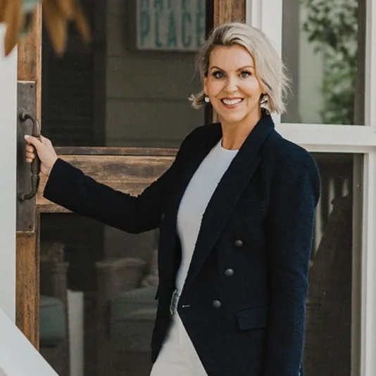 Meghan Martinez, Agent in  - Compass