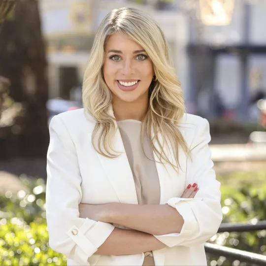 Antonia Matijasic, Agent in  - Compass