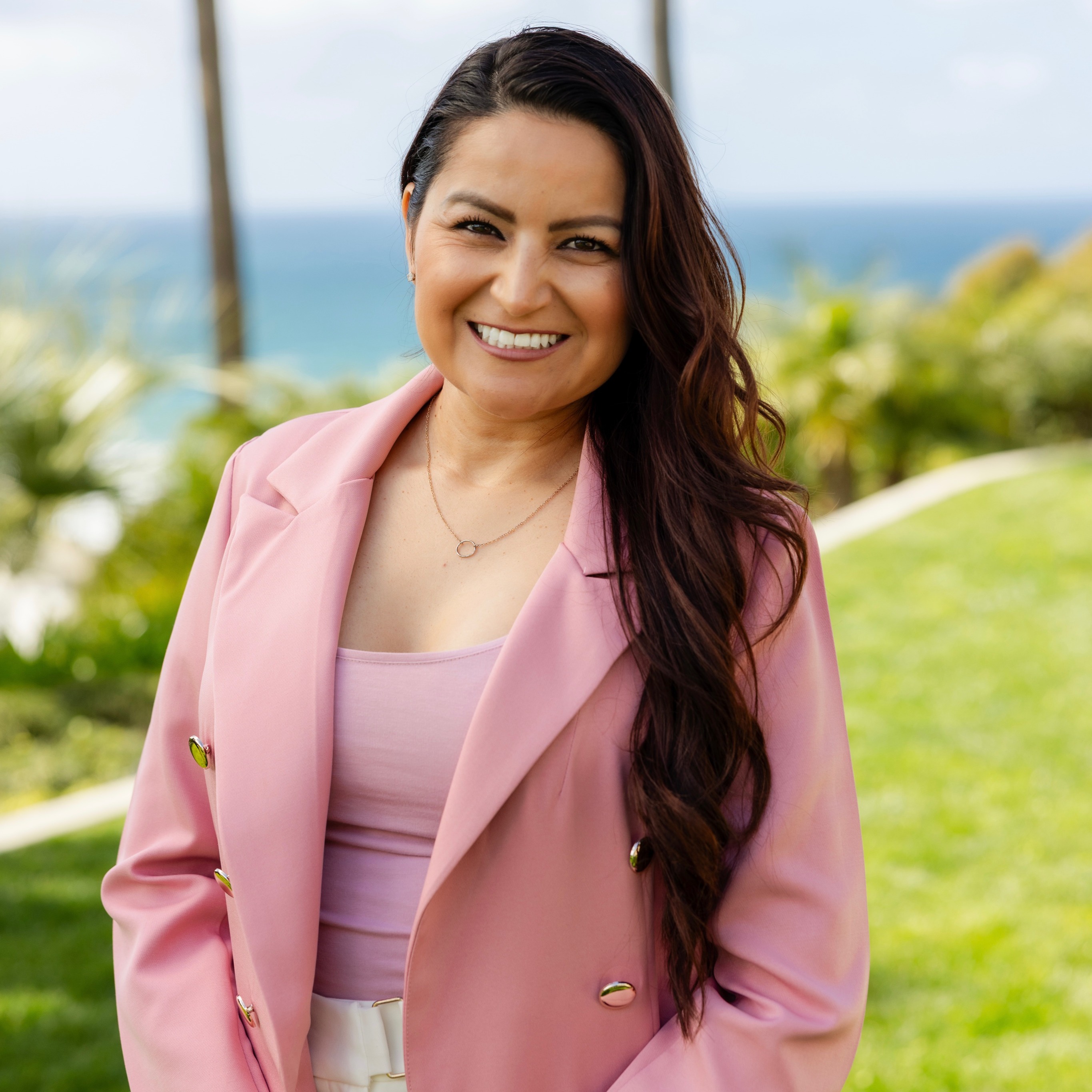 Headshot of Mayra Mendoza