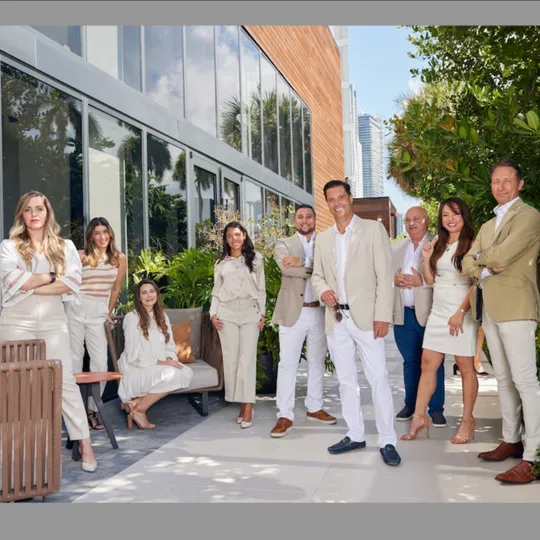 Machado Kijner Group, Agent in  - Compass