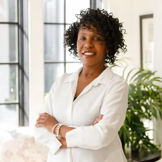 Andrea Muhammad, Agent in  - Compass