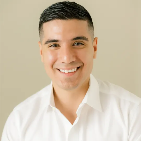 Chris Hernandez, Agent in  - Compass