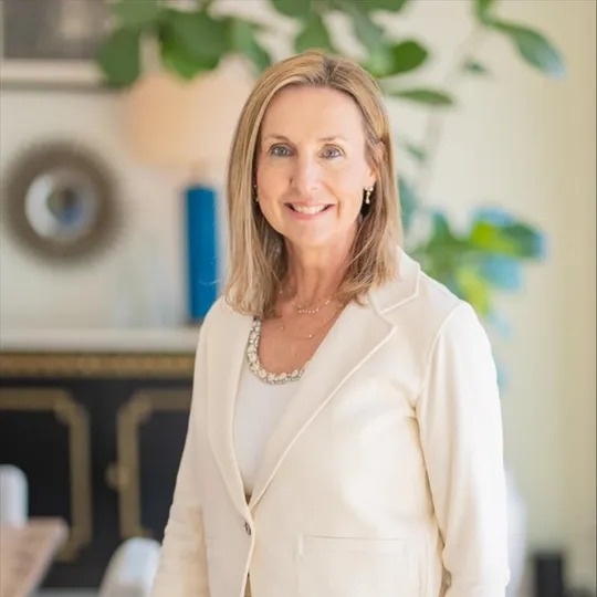 Becky Loboda, Agent in  - Compass