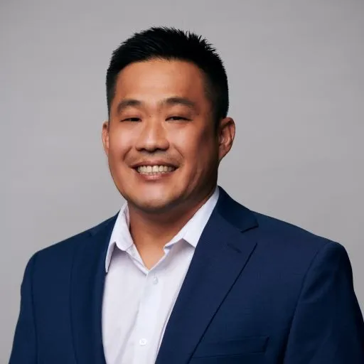 Casey Yoo, Agent in  - Compass