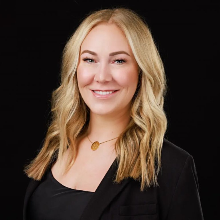 Headshot of Kelly Bowden