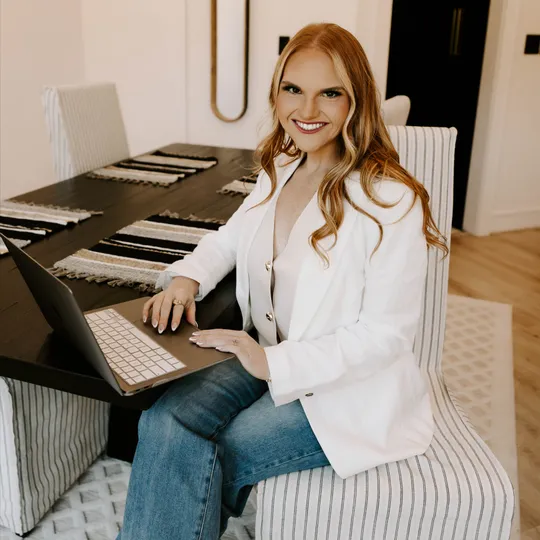 Taylor Cox, Agent in  - Compass