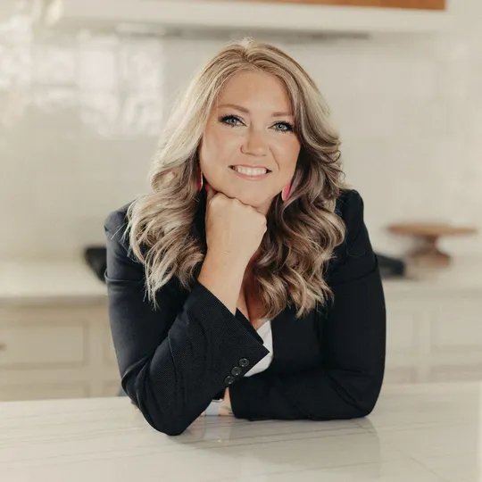 Katie Lamberte, Agent in  - Compass