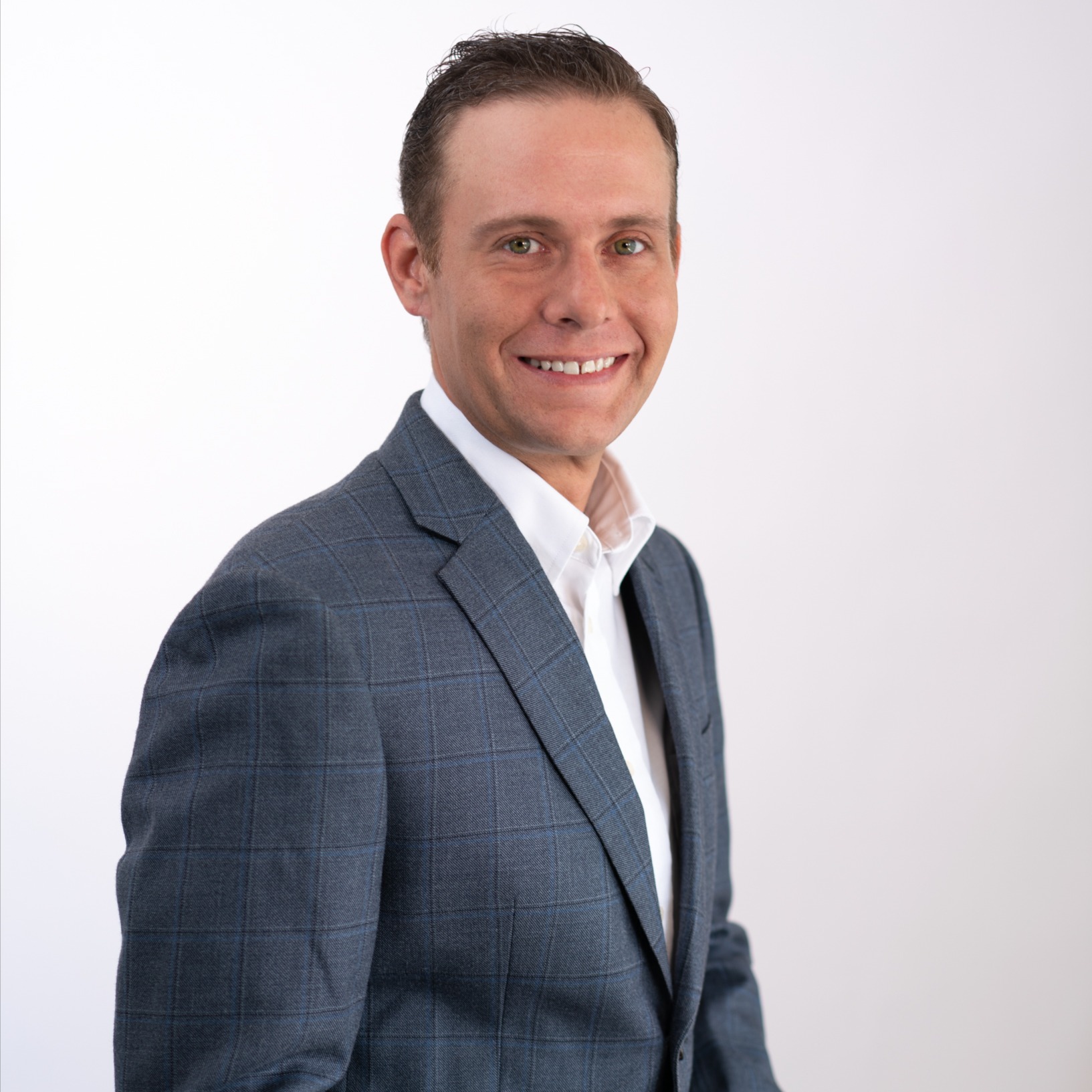 Headshot of Nicholos Bernardo