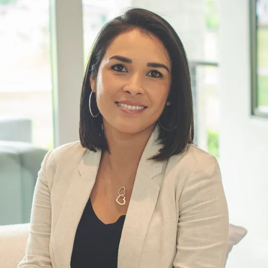 Cyndi Flores, Agent in  - Compass