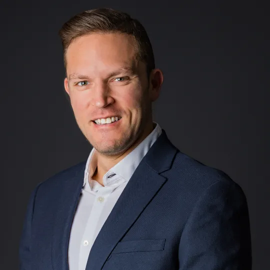 Cameron Martz, Agent in  - Compass