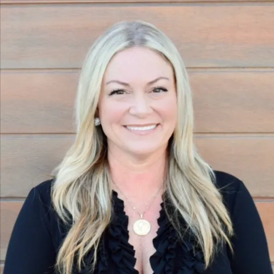 Carrie Gilmore, Agent in  - Compass