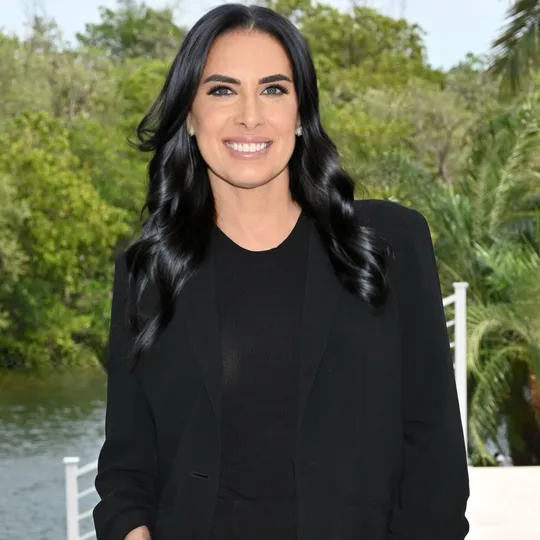 Ina Bloom, Agent in  - Compass