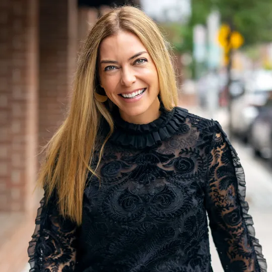 Stefanie Carr, Agent in  - Compass