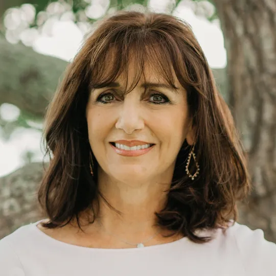 Mary Farnet, Agent in  - Compass