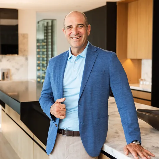 Eric Iantorno, Agent in  - Compass