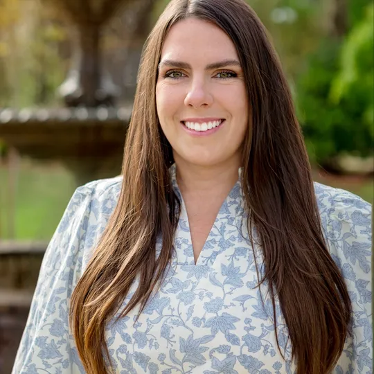 Samantha Engel, Agent in  - Compass