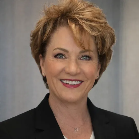 Victoria Haket, Agent in  - Compass