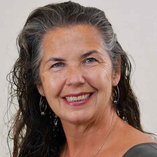 Kelly Shaw, Agent in  - Compass