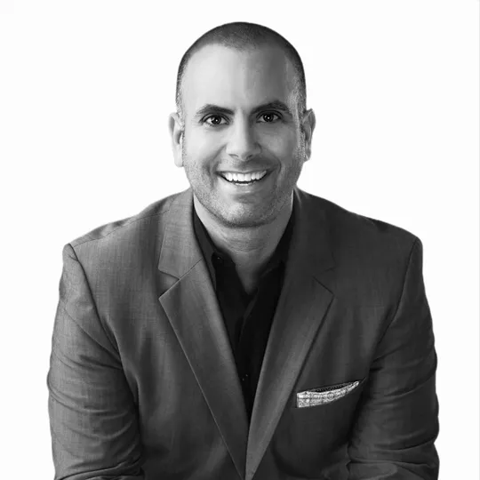 Robert Gosalvez, Agent in  - Compass