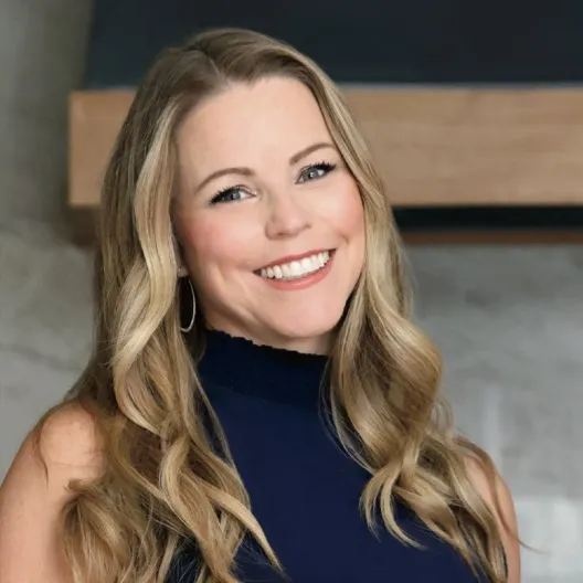 Kelly Kirchheimer, Agent in  - Compass