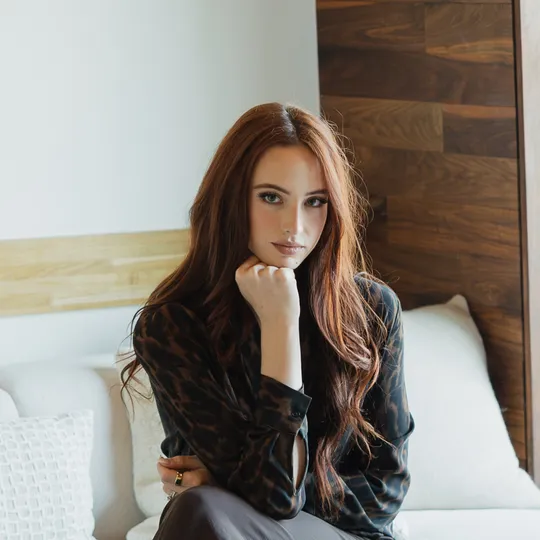 Hanna Rivera, Agent in  - Compass