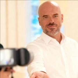 Headshot of Leonardo Teixeira