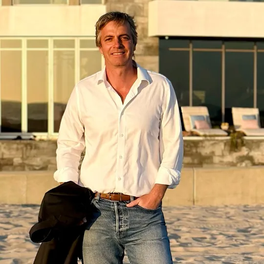 Coby McDonald, Agent in  - Compass