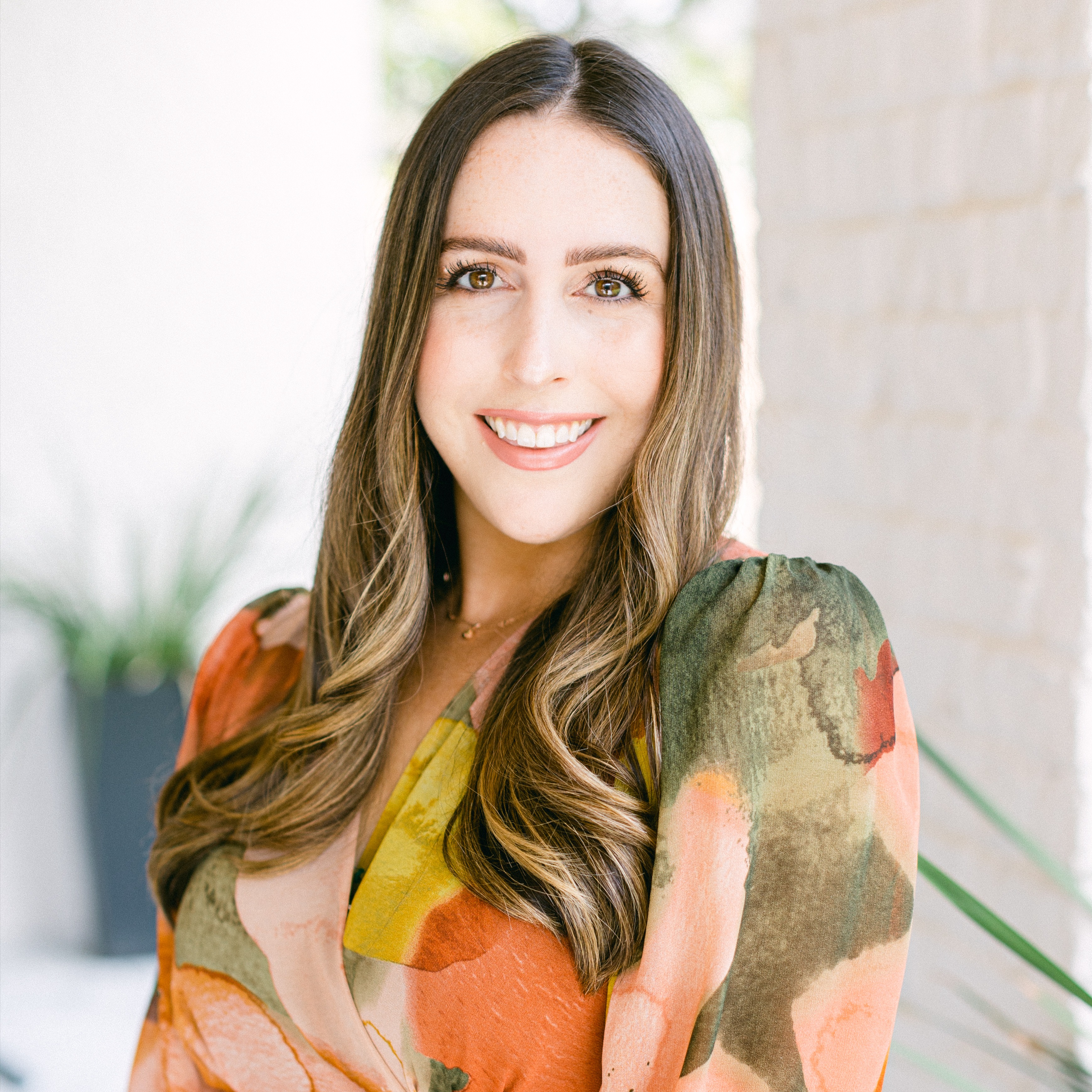 Headshot of Leigh Leppert