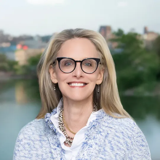 Karen Davidson, Agent in  - Compass